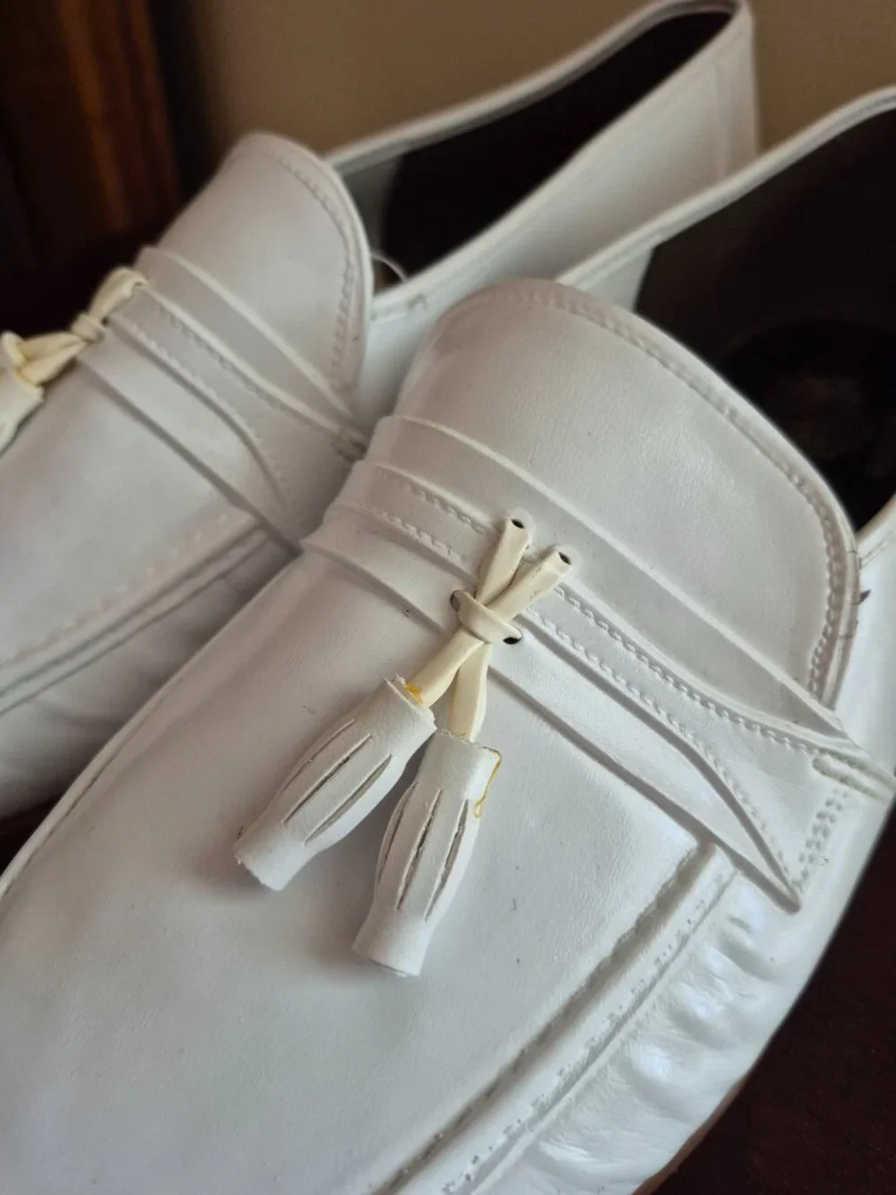 Vintage White Tassel Loafers sz 10.5